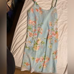 Oscar de la Renta chemise - Pink label. Lovely blue with peach and pink floral.